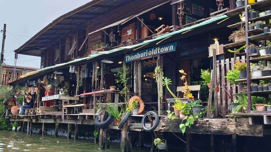 2 Hrs Private Bangkok Canals Tour by Long-Tail Boat - Guided - Meeting at Wat Mai Yai Nui, then easing into Thonburi’s canals