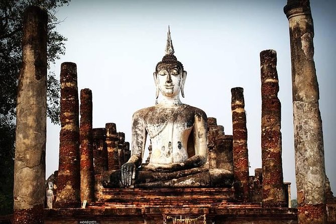 6-Day Northern Thailand Tour: Ayutthaya, Sukhothai, Chiang Mai and Chiang Rai from Bangkok - Mae Sai border bridge and the Golden Triangle view