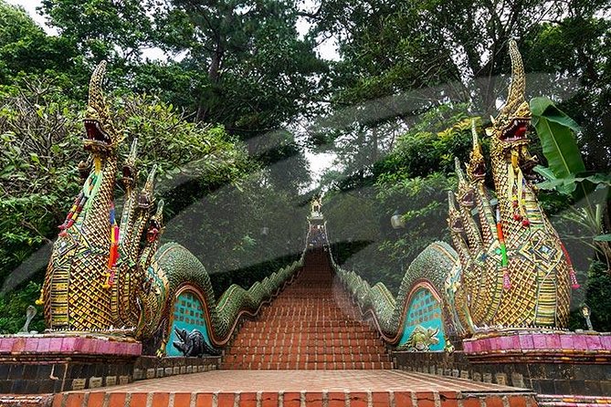 6-Day Northern Thailand Tour: Ayutthaya, Sukhothai, Chiang Mai and Chiang Rai from Bangkok - Wat Phrathat Doi Suthep and Kantoke dinner night in Chiang Mai