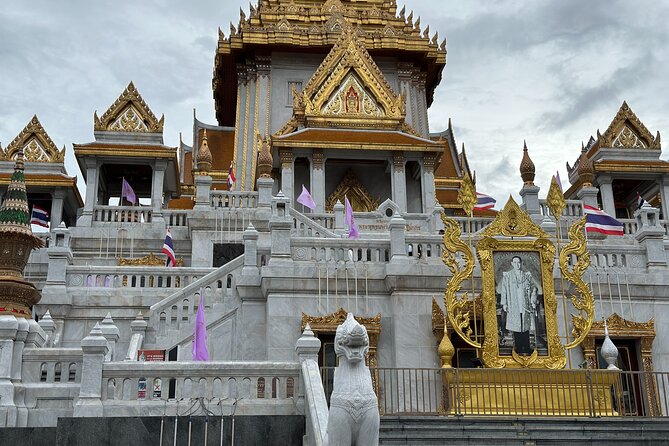 8 Hours Tuk Tuk Private Tour within Bangkok Area: Customed Trips - Wat Arun on the Chao Phraya: river views and a different temple style