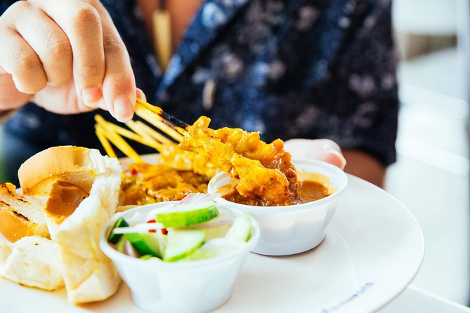 A Magical Evening in Bangkok: Private City Tour - Street-food strategy: the included snack changes everything