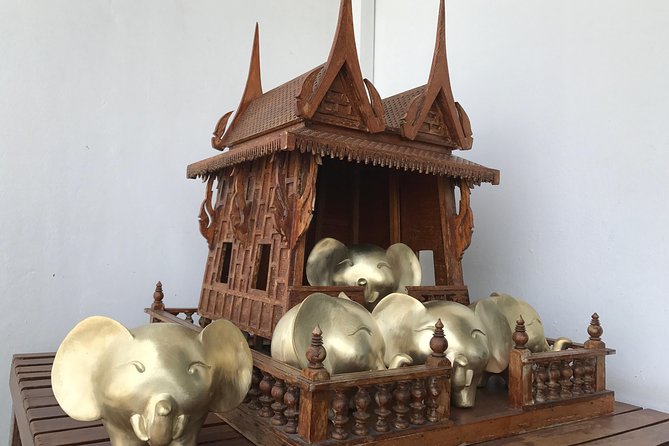 A Personal Shopper - Chatuchak Weekend Market, 27 Sections, 15,000 Stalls, and a Guide Who Plans