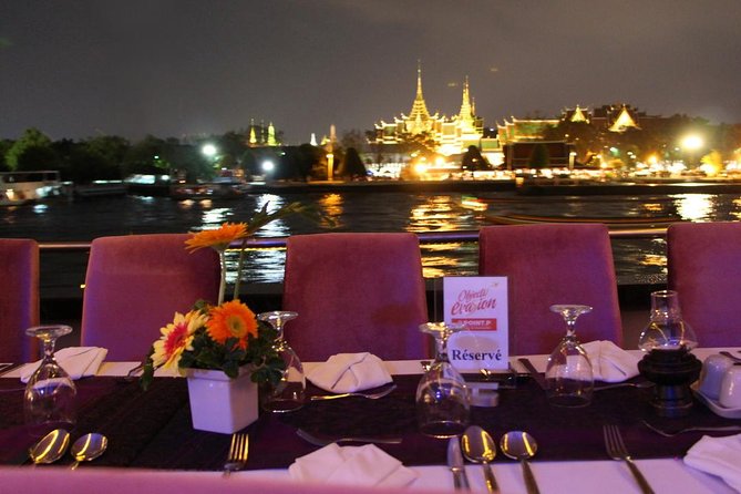 Amazing Chaophraya Dinner Cruise Experience - Buffet reality check: good variety, and yes, there’s a rush