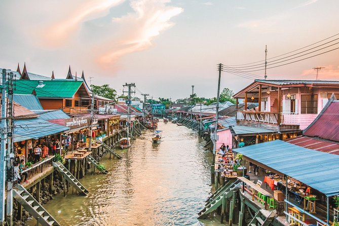 Amphawa Floating & Maeklong Railway Train Market (Small Group) - Stop 1: Mae Klong Railway Market (Hoop Rom Market) and the Train Countdown