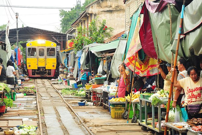 Amphawa Floating Market Tour with Maeklong Railway Market (SHA Plus) - Languages, SHA Plus, and the Private-Group Feel