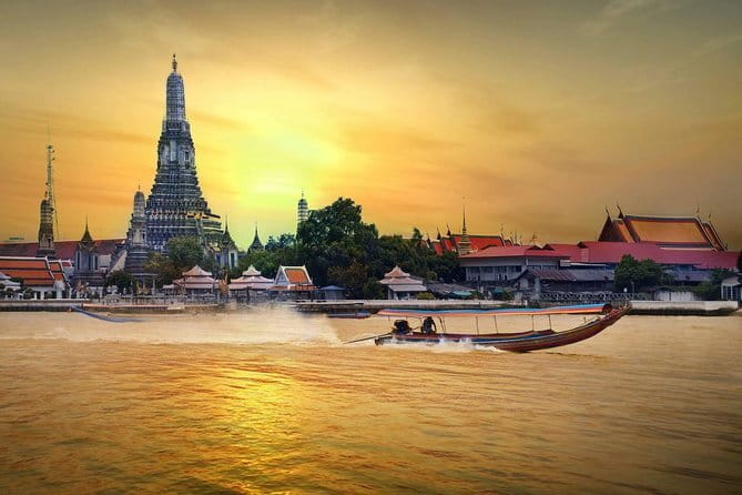 Ancient City & Temples of Ayutthaya ( UNESCO ) by River Cruise with Buffet Lunch - Wat Mahathat: the Buddha face in tree roots moment