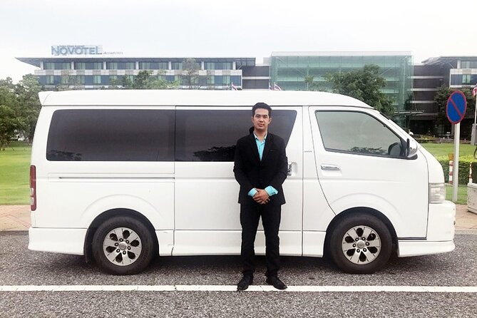 Arrival Private Airport Transfer : Bangkok Airport to Hotel in Bangkok - Gate 4 meet-and-greet: the fast way to find your driver