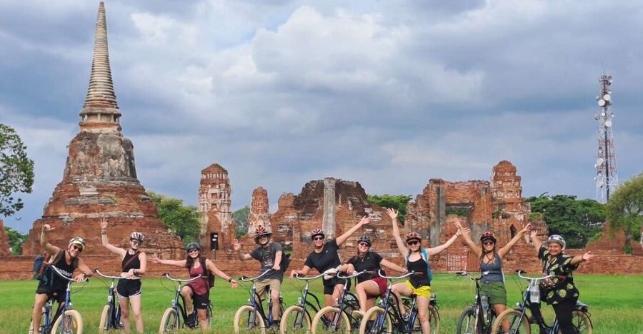 Ayutthaya City and Historical Park Bike Tour - Chao Phrom Market: Amulets, Food Stalls, and Local Energy