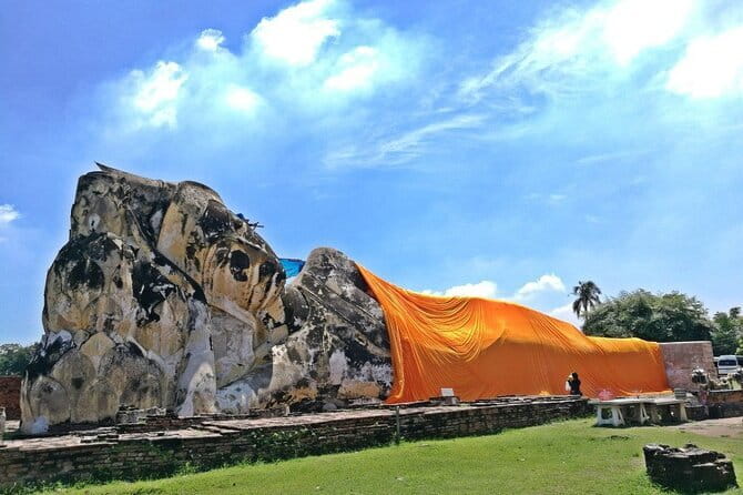 Ayutthaya Eco Friendly Bike Tour Famous Landmarks & Cultural Gems - Temple dress code and biking comfort, the two things that can make or break it