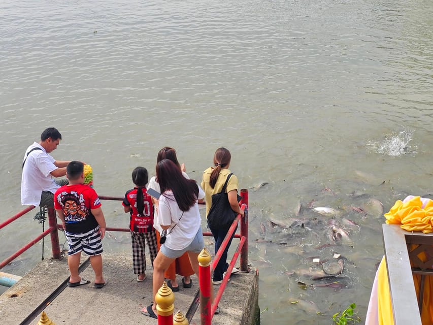 Ayutthaya: Private Boat Tour with Optional Temple Visits - What the Captain Does (and What a Tour Guide Does Not)