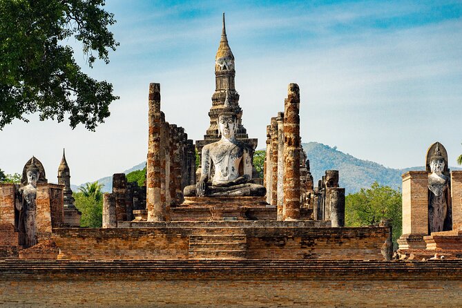 Ayutthaya Sunset Boat Ride & Famous Attraction From Bangkok - Wat Mahathat: Buddha Head in Tree Roots, Up Close