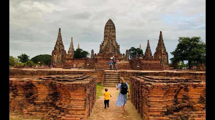 Ayutthaya Sunset Boat & UNESCO Temples: Multi-language. - A Practical Take on the 8-Hour Ayutthaya Rhythm