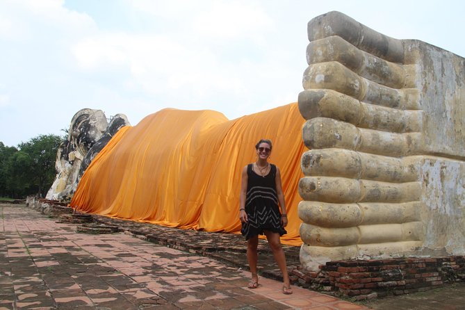 Ayutthaya Sunset Discovery, Boat Ride, Iconic Spots, Local Market - Chao Phrom Market: fruit snacks and a local pause