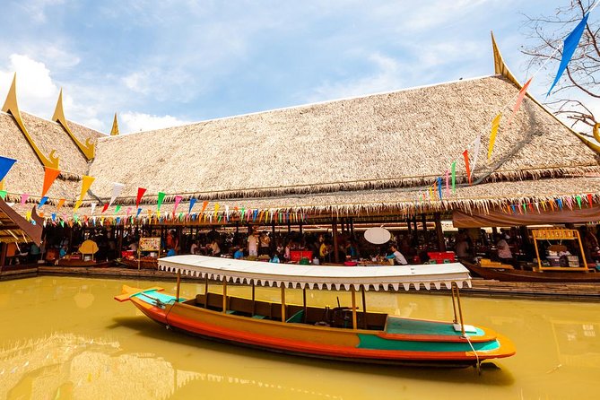 Ayutthaya Temples and Ayothaya Floating Market From Bangkok - Ayothaya Floating Market: the canal boat ride and the lunch timing