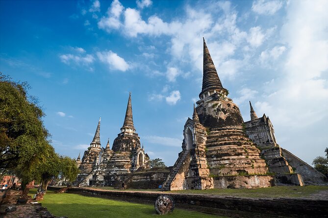 Ayutthaya Temples and River Cruise from Bangkok - Wihan Phra Mongkhon Bophit: The Big Bronze Seated Buddha