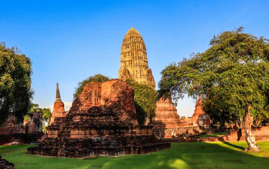 Ayutthaya: UNESCO Heritage Temples and Cafe Day Tour - Wat Ratchaburana: Another Major Temple Stop, Good for Comparisons