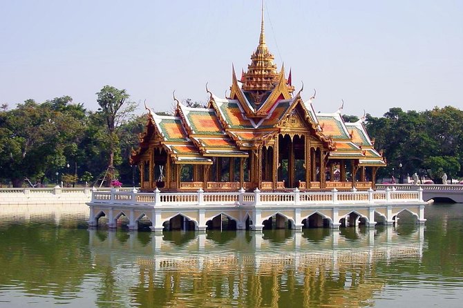 Ayutthaya UNESCO Temples Group Tour with Lunch - Live English guide commentary: what makes the ruins click