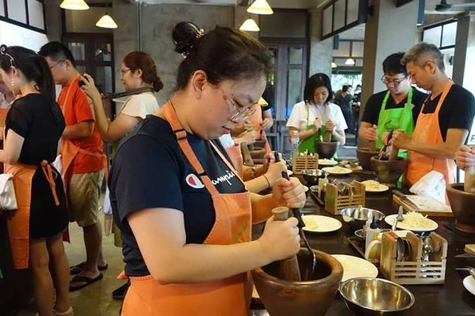 Baipai Thai Cooking School Class in Bangkok - Market tasting and substitution tips: making it work at home