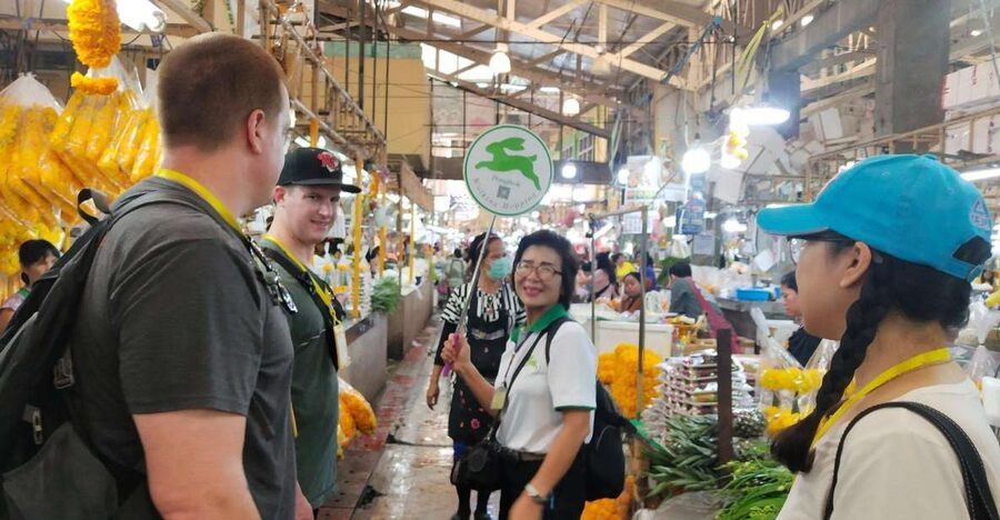 Bangkok:4Hour Flower Market and Little India Tour Mini Group - Little India: shopping streets with a temple presence