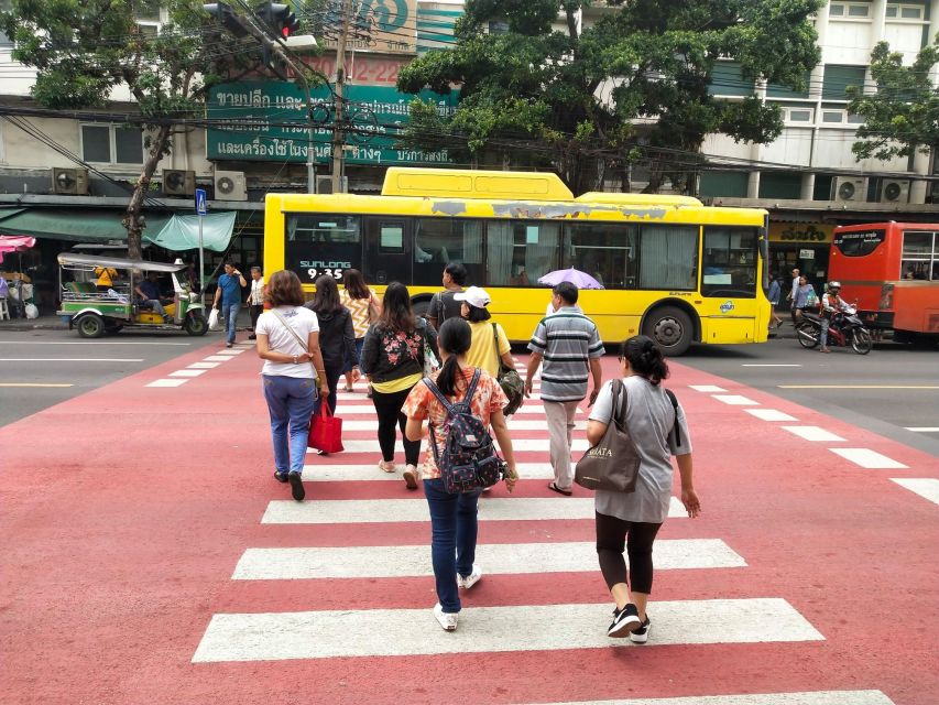 Bangkok:4Hour Flower Market and Little India Tour Mini Group - How the tour pace and mini-group size changes your experience