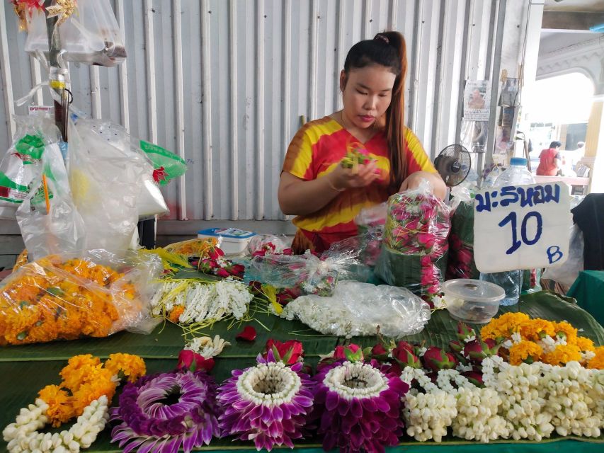 Bangkok:4Hour Flower Market and Little India Tour Mini Group - Pak Khlong Talat: Bangkok’s flower market, explained as you walk