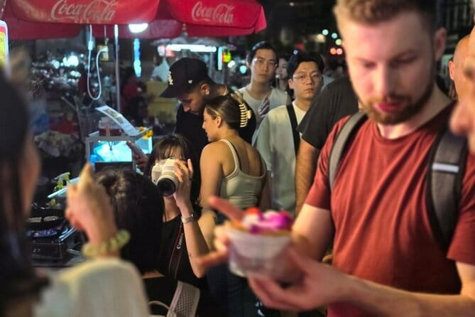 Bangkok: A 4 Hours Tuk Tuk Sightseeing Tour At Iconic Landmarks - The Grand Palace Without the Rush: Watching the Facade From Close By