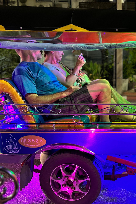 Bangkok: A 4 Hours Tuk Tuk Sightseeing Tour Iconic Landmarks - Chinatown Night Market Finish, Meal and Dessert Included