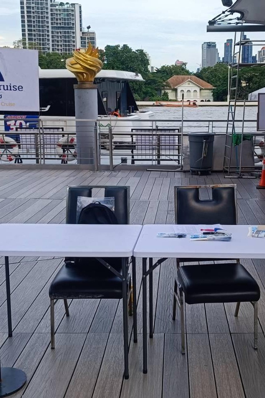 Bangkok: Alangka Chao Phraya River Dinner Cruise - Small gotchas that can change how you feel about the night