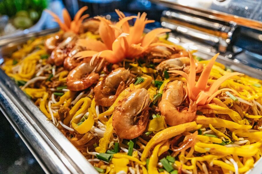 Bangkok: Alangka Luxury Buffet Dinner Cruise With Live Music - Drinks, included items, and the real cost of the night