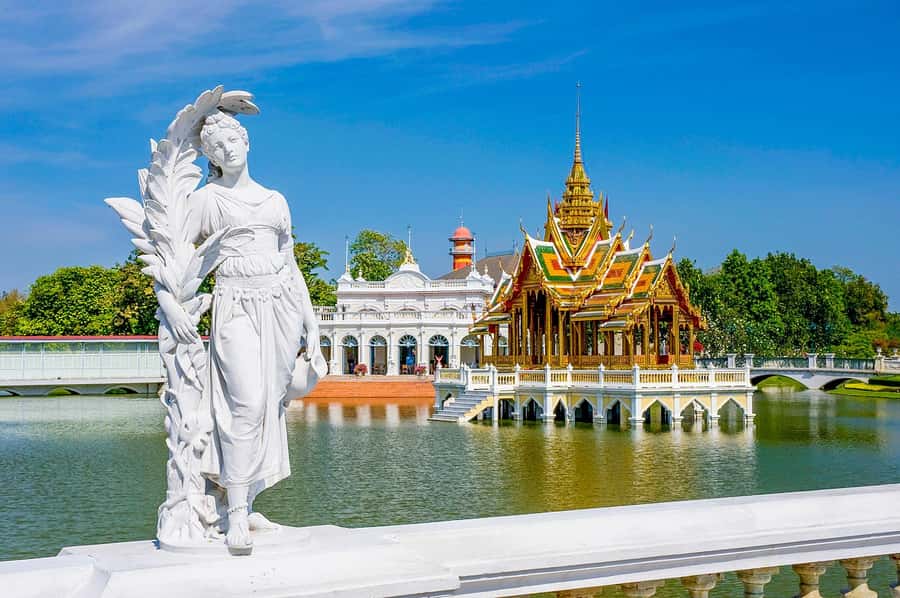 Bangkok: Ayutthaya 3 Historic Attractions Private Day Tour - Wat Mahathat and the Tree Roots Buddha Head