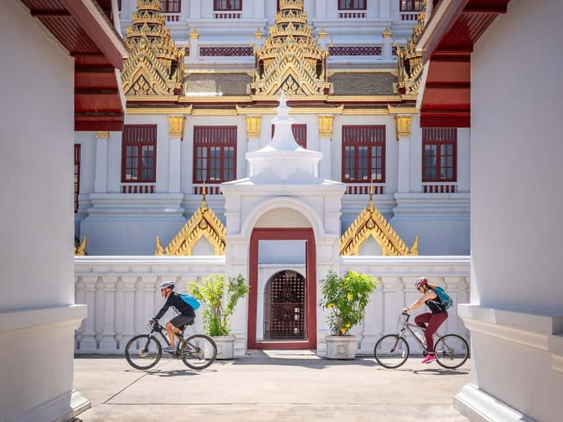 Bangkok: Backstreets and Historic Temples Bike Tour - Key Things That Make This Bangkok Bike Tour Work