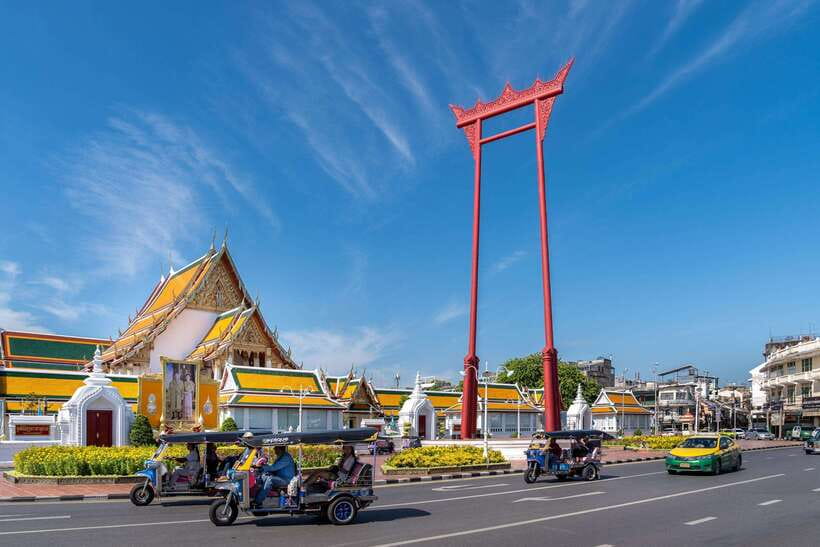 Bangkok: Backstreets and Historic Temples Bike Tour - Baan Bu Bronzework Community: Craft Stops That Feel Like a Detour You Want