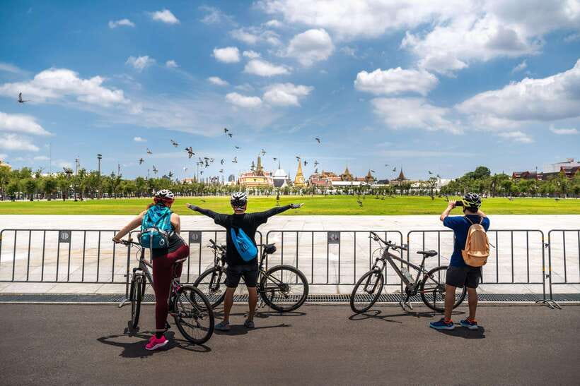 Bangkok: Backstreets and Historic Temples Bike Tour - Pace, Safety, and Who This Tour Fits Best