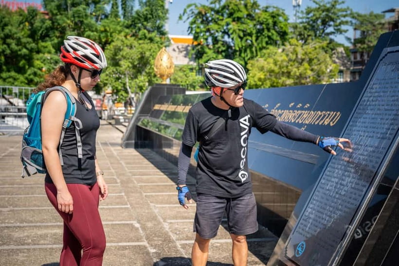 Bangkok: Backstreets and Historic Temples Bike Tour - From Khaosan Road to the Chao Phraya on the Rama 8 Bridge
