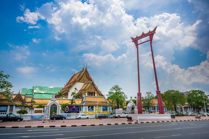 Bangkok: Backstreets and Temple Historic Bike Tour - Getting Started at Discova Day Tour Shop, Timing, and What to Wear