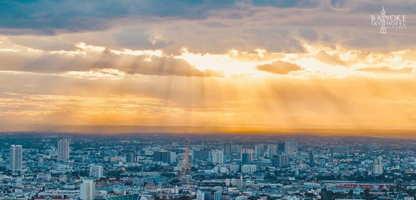 Bangkok: Baiyoke Sky Hotel Observatory Entry Ticket & Drink - The 360-degree windows: what to watch for and how to get better photos