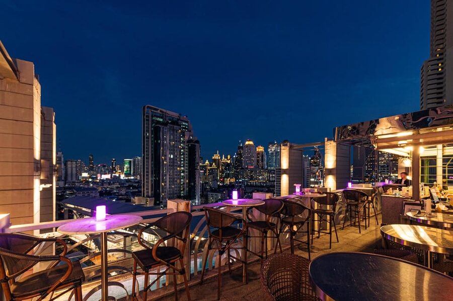 Bangkok: Barracuda Rooftop Bar Akara Hotel - Who This Rooftop Bar Works Best For