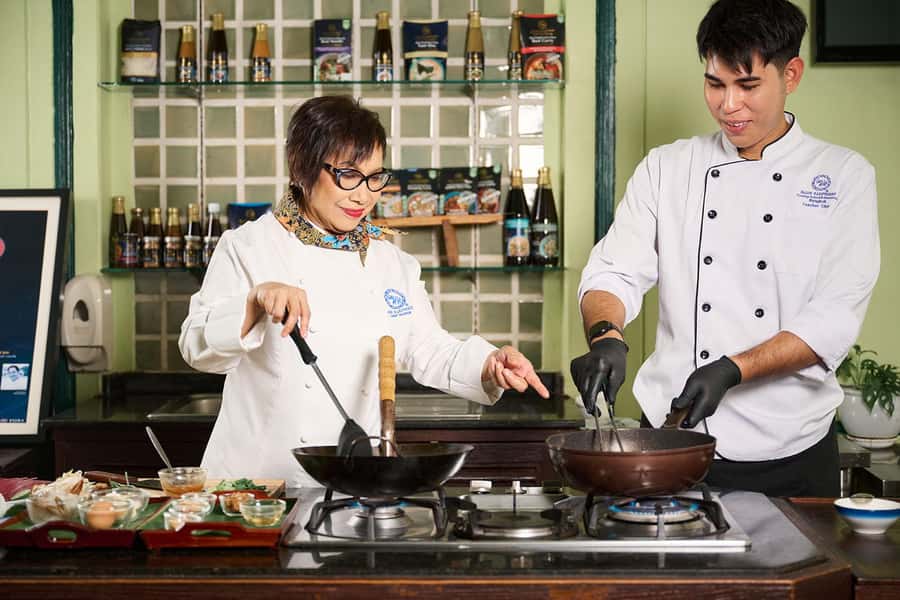 Bangkok: Blue Elephant Thai Cooking Class - Theory class and chef demonstrations, turning Thai flavor into a system