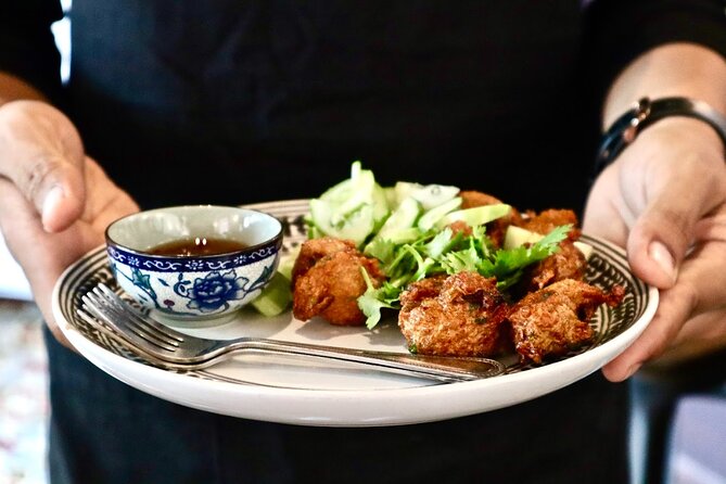 Bangkok by Night Food Tour with 10+ Tastings in Chinatown - MBK Center and Asiatique Riverfront Stops: Why Big Landmarks Appear on a Food Tour