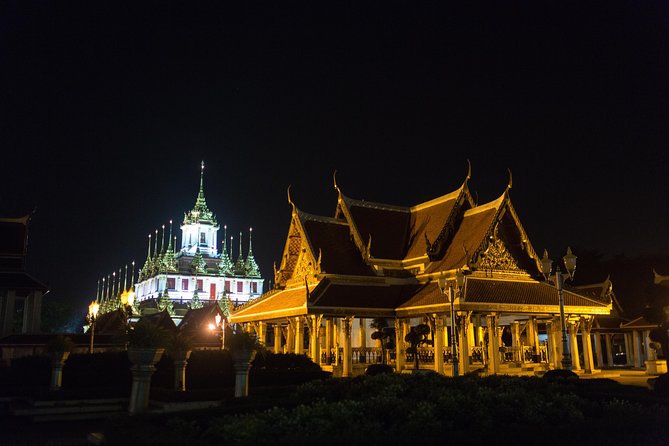Bangkok by Night: Temples, Markets and Food Tuk-Tuk Tour - Dinner stop: a sit-down meal plus non-alcoholic drinks