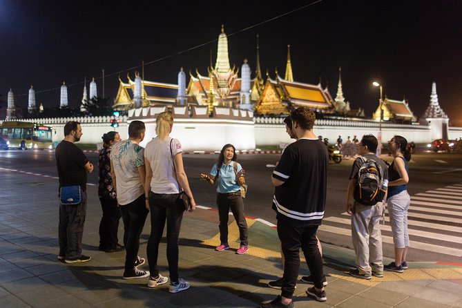 Bangkok by Night: Temples, Markets and Food Tuk-Tuk Tour - Chinatown at night for dessert: finish strong with sweet street food