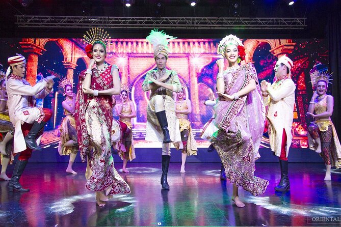 Bangkok Calypso Ladyboy Cabaret Live – Asiatique - Photo time after the curtain call, tips that help the moment feel respectful