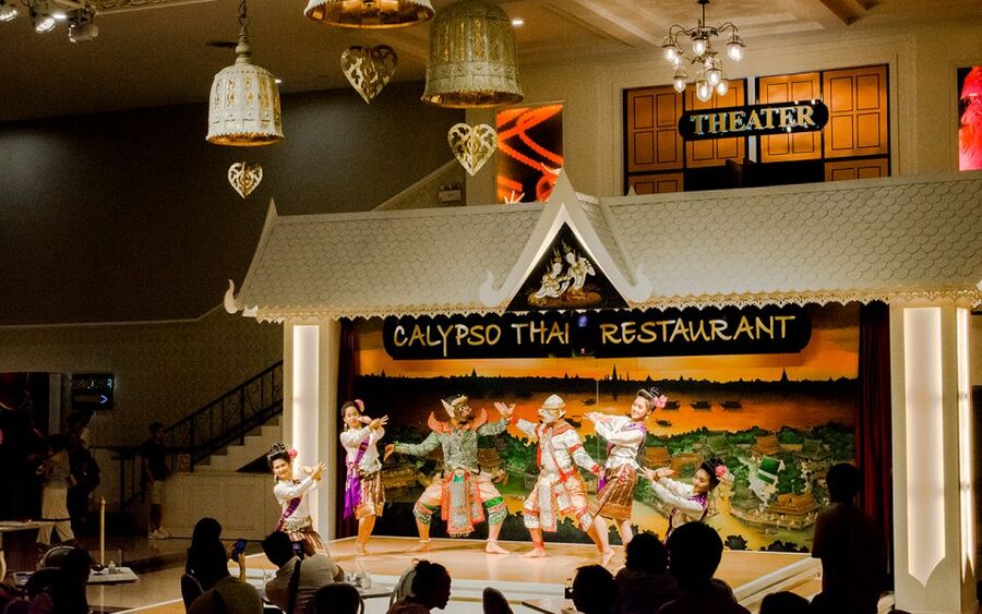 Bangkok: Calypso with Thai Classical Dance - Calypso in the mall: the setting before the first note