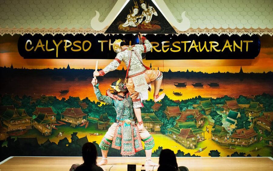 Bangkok: Calypso with Thai Classical Dance - The Thai set menu: flavors, portions, and what to watch for