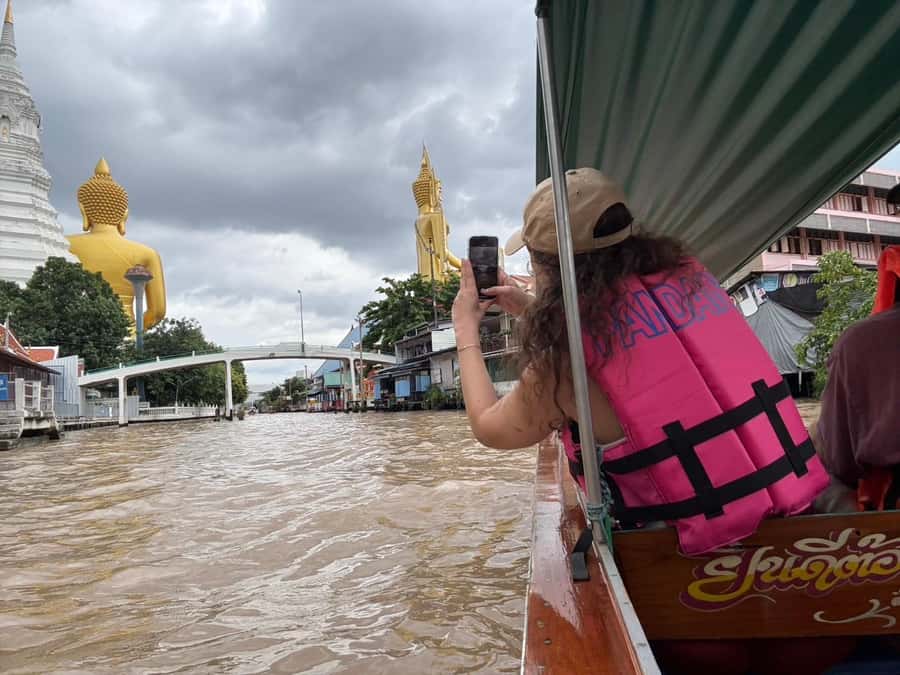 Bangkok Canal Small Teak Boat Full-Day Tour - Orchid and pandan farm stop, where Thailand’s everyday plants show up