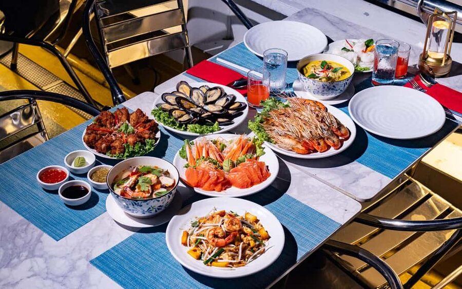 Bangkok: Carnival Party Dinner Cruise on the Chao Phraya - Value for about $41: what you’re really paying for