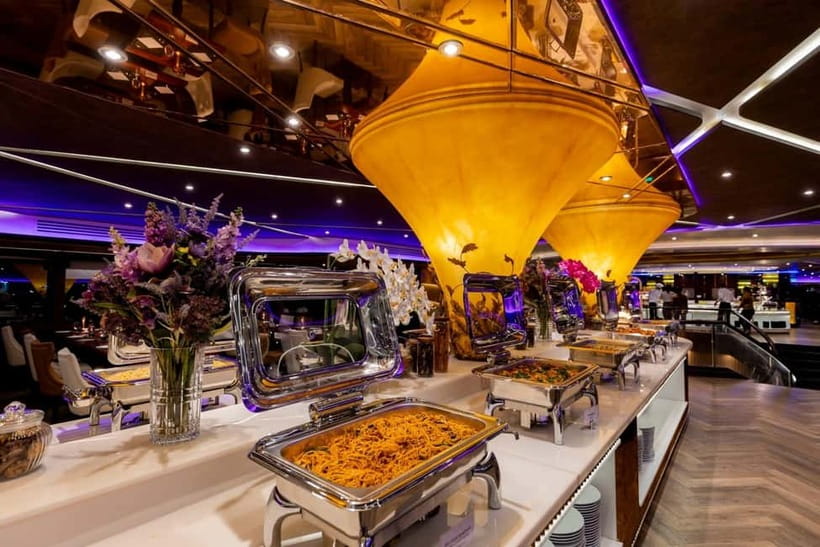 Bangkok: Celebrate New Year Opulence Dinner Cruise - What to pack and what to wear for a comfortable 8:15 PM start