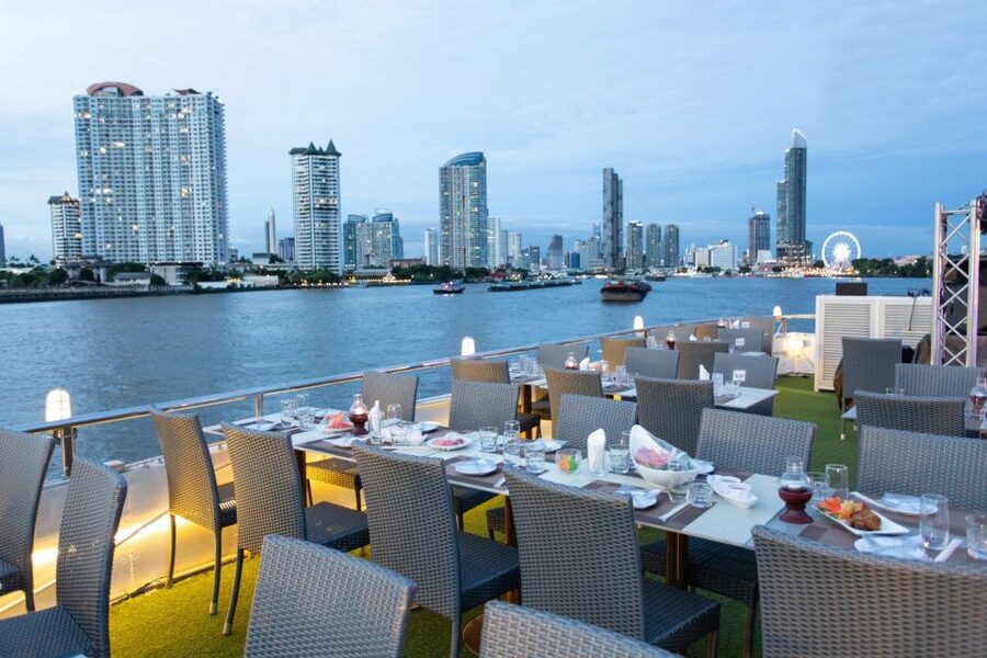 Bangkok: Chao Phraya Alangka Cruise at Icon Siam - Price and value: is $31 a good deal?