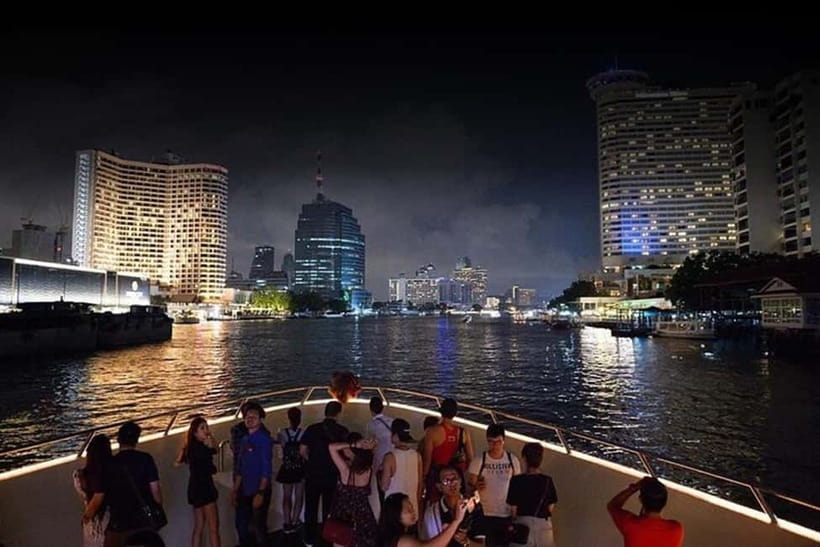 Bangkok: Chao Phraya Princess Cruise with Buffet - The Buffet: Where the Seafood-Forward Meal Shines