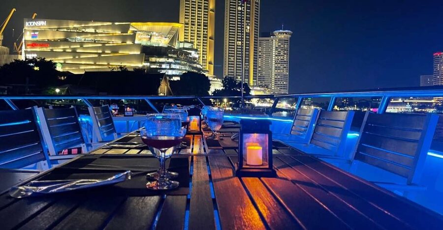 Bangkok: Chao Phraya River Buffet Dinner Cruise - Live Music and Dancing: Great Energy, But Pick Your Spot